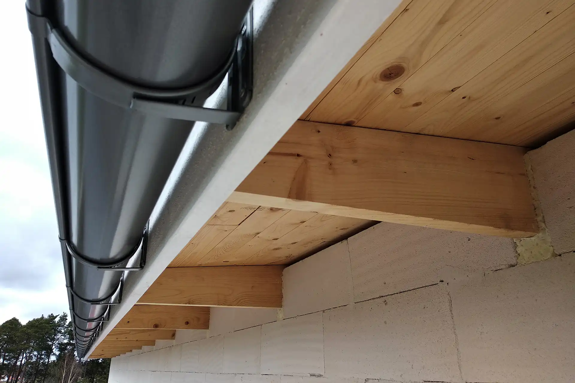 Pose de gouttière par Artisan RICHARD